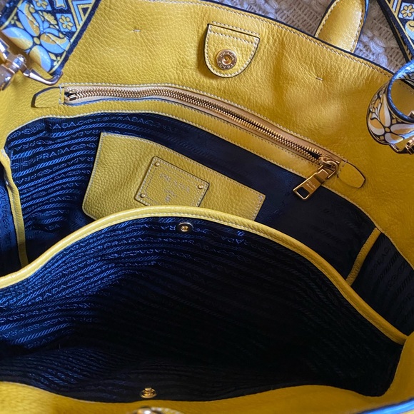 Prada Bag w/ 2 long crossbody straps - Picture 11 of 16